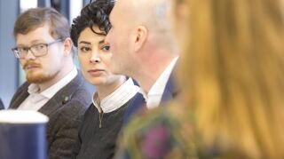 Im Dialog mit Innenminister Thomas Strobl teilten Studierende der Hochschule für Jüdische Studien in Heidelberg ihre Sorgen. Zu sehen: Rawan Osman.