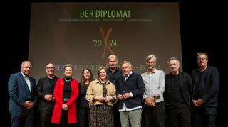 Auftakt in Worms (v. l. ): OB Adolf Kessel, Geschäftsführer Sascha Kaiser, Freundeskreis-Vorsitzende Sabine von Ehrlich-Treuenstätt, Petra Simon, Kulturministerin Katharina Binz, Autor Günter Senkel, Intendant Nico Hofmann, Regisseur Roger Vontobel, Autor Feridun Zaimoglu und Künstlerischer Leiter Thomas Laue.