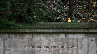 Die Grabstelle des Schauspielers Bernhard-Viktor von Bülow alias Loriot.