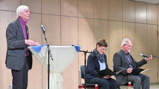 Szenische Lesung aus Briefen der jüdischen Familie Oppenheimer, gelesen von Gert Weisskirchen, ehemaliger Abgeordneter der SPD im Deutschen Bundestag, sowie Ursula und Anton Ottmann.