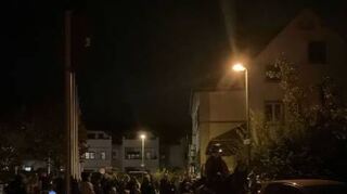 Pony Justin führt den Martinsumzug durch Bürstadt an.