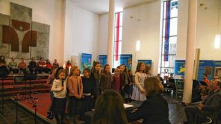 Der Kinderchor war ebenfalls ganz in seinem Element und sang sich in die Herzen der Zuhörer.