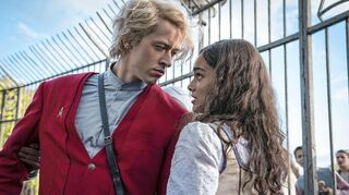 Tom Blyth als Coriolanus Snow und Rachel Zegler als Lucy Gray Baird sind ab 16. November in dem neuen „Panem“-Film im Kino zu sehen.