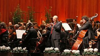 Nach vier Jahrzehnten gibt er die Leitung der Kultveranstaltung ab: Roland Hartung bei seinen Eröffnungsworten, hier bei der 36. Matinee.