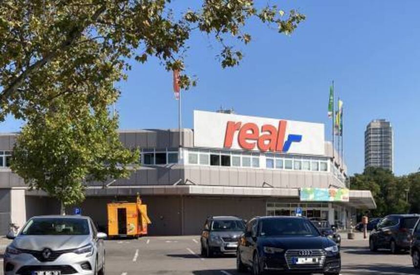 Mein Real SB-Warenhaus Mein Real in Ludwigshafen schließt