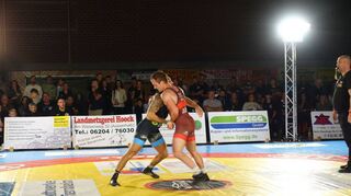 Einer der wenigen Lichtblicke für den Stemm- und Ringclub Viernheim: Pascal Hilkert bezwang Robin Laimer im Greco bis 66 Kilogramm souverän mit 8:0.