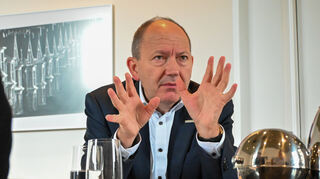 Christian Specht beim Interview im Rathaus in Mannheim.