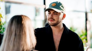 Christopher Bär hat sich als Make-up-Artist in Berlin einen Namen gemacht.