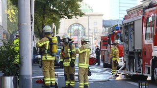 Die Löschzüge sind unterbesetzt, kritisiert der Gutachter vom Brandschutzbedarfsplan: Beamte der Berufsfeuerwehr, hier bei einem Einsatz am Kaiserring.