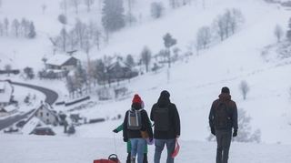In den Höhenlagen, wie hier  auf dem Schauinsland im Schwarzwald liegt bereits Schnee.