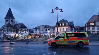 Seit etwa 15.40 Uhr kommt es auf einer Baustelle in Leimen zu einem Großeinsatz der Rettungskräfte.