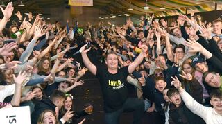 Die Mallorca-Party im März 2023 mit „Schürze“ („Leyla“) im Festzelt. Solche Bilder wird es aus Schriesheim künftig nicht mehr geben.