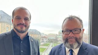 Jan-Peter Röderer (l./SPD) und Christian Jung (r./FDP) melden sich wegen unzuverlässiger S-Bahn zu Wort.