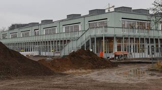 Es gibt immer noch Baulärm, der die Kinder nervt: die neue, unfertige Schule im Neubaugebiet Franklin.