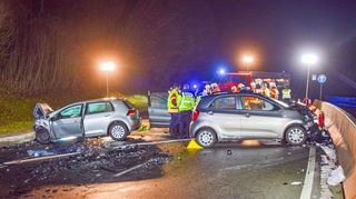 Drei Tote und mehrere Verletzte gab es bei einem Verkehrsunfall in der Nähe von Helmstadt-Bargen im Rhein-Neckar-Kreis.