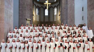 Das ist der große Mädchenchor der Speyerer Dommusik – ihre Stimmen sind jetzt in der Adventszeit bei zahlreichen Anlässen zu hören.
