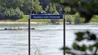 Wegen Hochwassergefahr: Die Stadt Ludwigshafen lässt die Hannelore-Kohl-Promenade sperren.