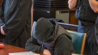 Peter F. (62) soll vor 37 Jahren die 15-jährige Jutta Hoffmann aus Lindenfels (Kreis Bergstraße) ermordet haben.