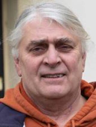 Franz Stehlik, Mitarbeiter der Diakonie, betreut die Bewohner der beiden Häuser seit rund einem Jahr - mit einer halben Stelle im Auftrag der Stadt.