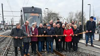 Die Eröffnung: Auch Baden-Württembergs Verkehrsminister Winfried Hermann und Mannheims Oberbürgermeister Christian Specht sind dabei.