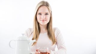 Teezubereitung ist ein einfacher Prozess, der jedoch Sorgfalt erfordert, um Geschmack und Wirkung jeder Sorte optimal zu entfalten.