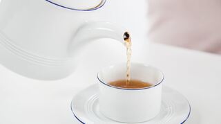 Bei Schwarztee zählt die Größe der Blätter: Je größer, desto feiner entfaltet sich das Aroma.