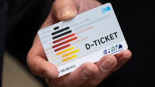 Nach Angaben des Verbands Deutscher Verkehrsunternehmen nutzen zehn Millionen Kundinnen und Kunden das Deutschlandticket.