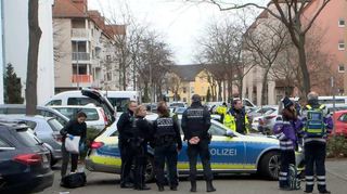 Bei einem Polizeieinsatz im Mannheimer Stadtteil Schönau ist ein Mann gestorben.