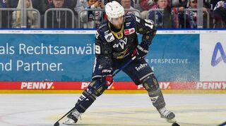 Linden Vey ist hinter dem ebenfalls verletzten Matthias Plachta bislang der zweitbeste Punktesammler der Adler Mannheim in der laufenden DEL-Saison.