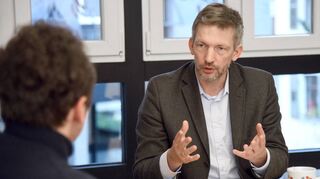 Stefan Schmutz in seinem Dienstzimmer im Rathaus: Im Jahresinterview stellte er sich den Fragen von „MM“-Redakteur Torsten Gertkemper-Besse.
