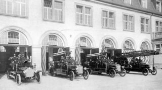 Ein Löschzug der Feuerwehr Mannheim.