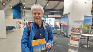 Michael aus Lampertheim möchte mit seiner Frau gern nach Asien reisen, hat sich aber auch über Afrika informiert.