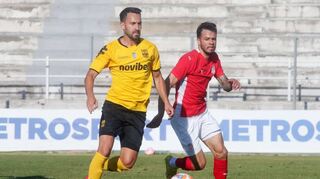 Lukas Rupp (l.) kam nur fünfmal in der aktuellen Super-League-Saison in Griechenland zum Einsatz. Jetzt will er mit dem FC Aris nach überstandenen Knieproblemen angreifen – und es dabei auch sich selbst zeigen.