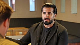 Suhail Butt im Gespräch.