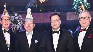 Rekordzahl: Bürgermeister Michael Grötsch (v.l.), OB Christian Specht, Bürgermeister Volker Proffen und der künftige Bürgermeister Thorsten Riehle.