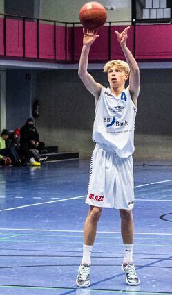 Jannik Schwarz war mit 17 Punkten und fünf erfolgreichen Drei-Punkt-Würfen einer der Top-Scorer für die „Sharks“ in der Partie gegen den TSV Ettlingen.