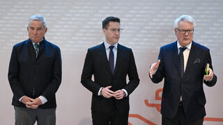 Innenminister Thomas Strobl (v.l.), CDU-Landeschef Manuel Hagel und Klaus Hekking, Initiator des Volksbegehrens „Stoppt Gendern in Baden-Württemberg“.