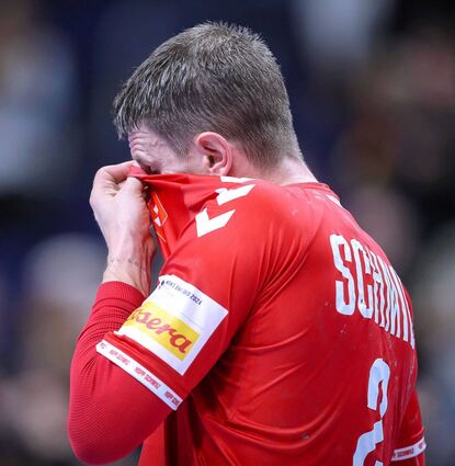 Herzzerreißend: Andy Schmid kämpft nach dem Schlusspfiff mit den Tränen.