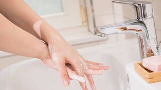 Hat die Pandemie „hygiene-müde“ gemacht? Und kann die KI die ungeliebte Aufgabe übernehmen, die Einhaltung von Hygiene-Standards zu übernehmen?
