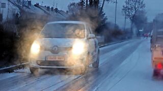 Die Warnungen haben gewirkt: Autofahrer waren in der Region, hier in Neckarhausen, sehr bedacht unterwegs. Es gab Unfälle, die aber glimpflich endeten.