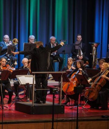 Die Starkenburg Philharmoniker mit Günther Stegmüller.
