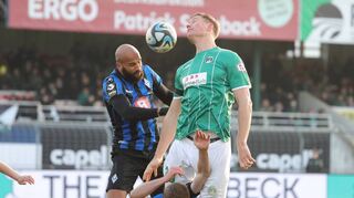 Neuzugang Terrence Boyd (li.) war an der Entstehung der Waldhof-Führung beteiligt, ging aber ebenfalls als Verlierer vom Platz.