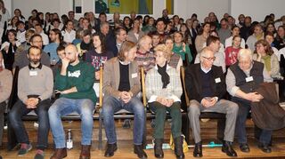 Zahlreiche Besucherinnen und Besucher verfolgten die einzelnen Wettbewerbe im Auditorium des Technoseums.