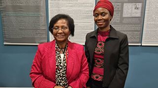 Gelebte Erinnerung: die Europaabgeordnete Pierrette Herzberger-Fofana (l.) und Rolande Haun von der Black Academy.