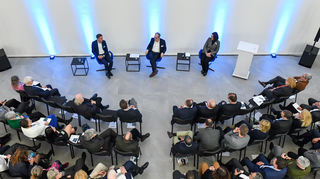 "MM"-Chefredakteur Karsten Kammholz und "MM"-Nachrichtenchefin Madeleine Bierlein haben die Podiumsdiskussion mit Kai Gniffke moderiert.