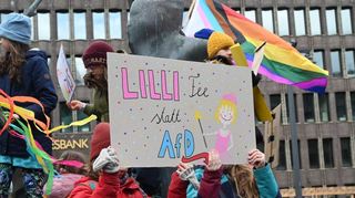 Bei den Kundgebungen gegen Rechtsextremismus wird häufig auch namentlich gegen die AfD protestiert, so wie mit diesem Kinderwunsch in Bremen.