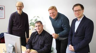 Wechsel bei der AWO in Viernheim. Frederic Grange kann sich auf die Rückendeckung von Peter Lichtenthäler (hinten v.l.), Andreas Häfele und Sebastian Sax verlassen.