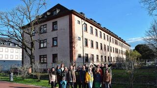 Sie wollen gemeinsam ein denkmalgeschütztes Haus sanieren und bewohnen: „Parasol“ heißt ein neues Wohnprojekt in der Heidelberger Südstadt. Das Besondere: Auch Gewerbe soll Platz finden.