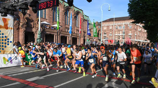 Der Start zum SRH-Dämmermarathon im Jahr 2022.
