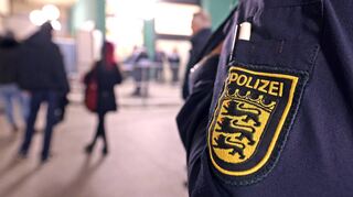 Großes öffentliches Interesse: Bislang war der Gerichtssaal voll besetzt bei der Verhandlung zu dem tödlichen Polizeieinsatz am Mannheimer Marktplatz vor knapp zwei Jahren.